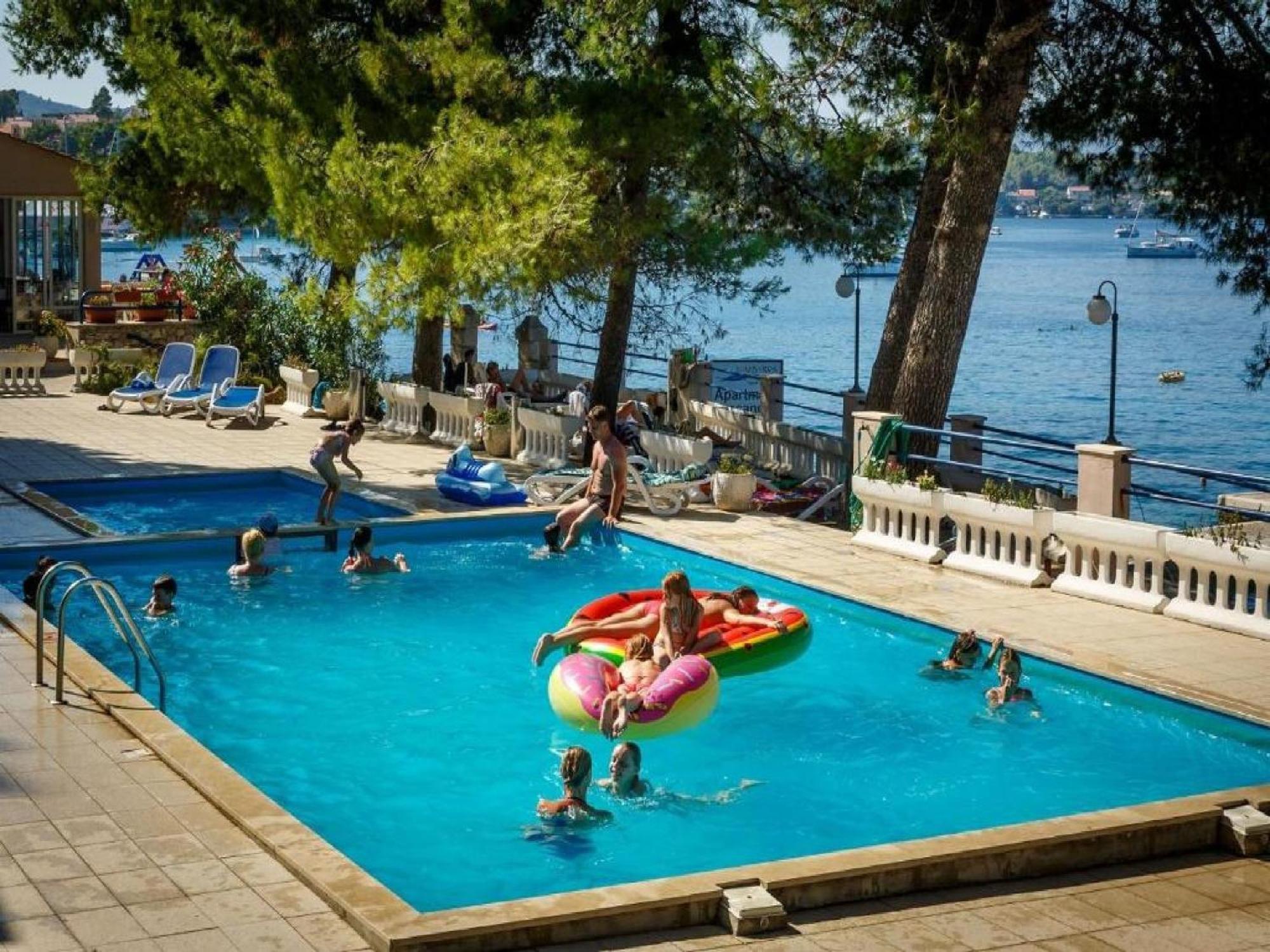 Lumbarda Resort Apartments Exterior photo
