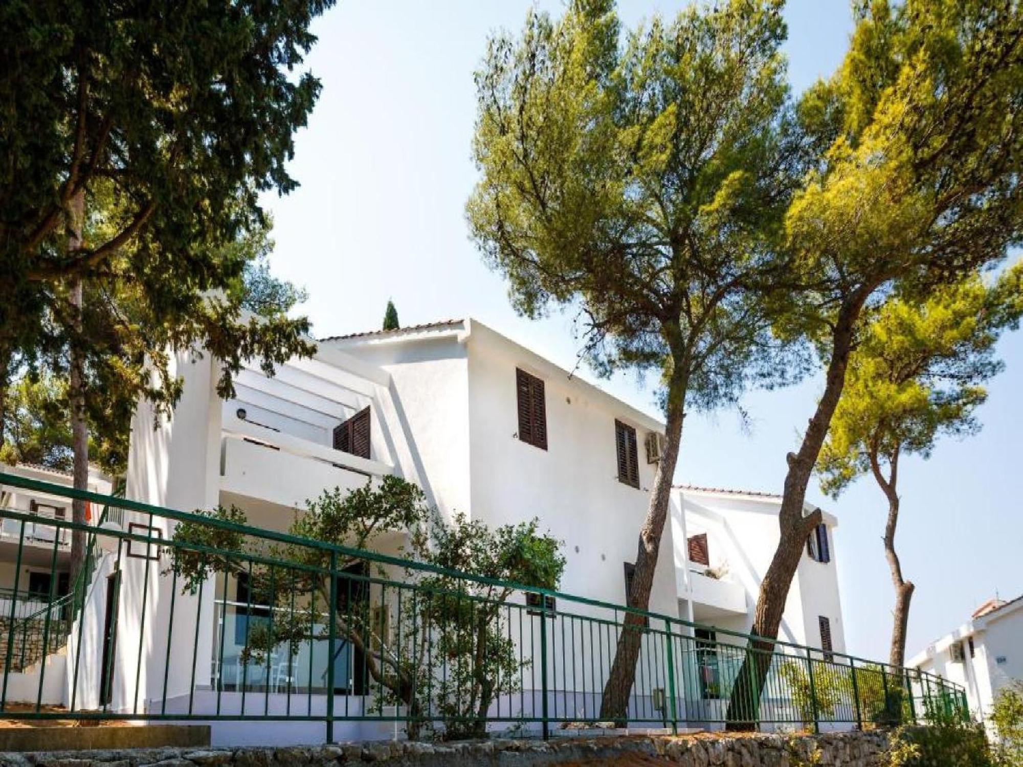 Lumbarda Resort Apartments Exterior photo